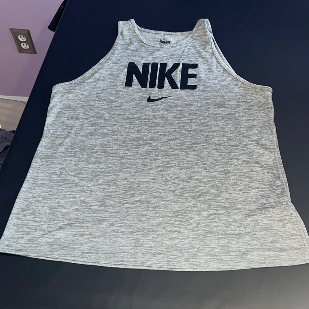Women’s Nike dri fit tank top
